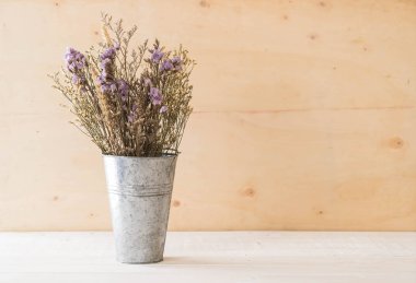 Statice ve caspia çiçekler