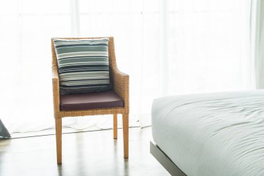 Kanepe oturma Interio dekorasyonda güzel lüks yastık