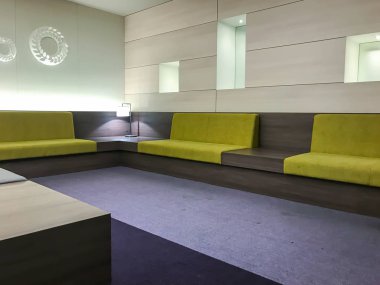 boş ahşap sandalye dekorasyonu