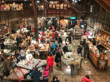 Hokkaido, Japonya - Aralık 15:2016: Otaru Mus dükkanda müzik kutuları