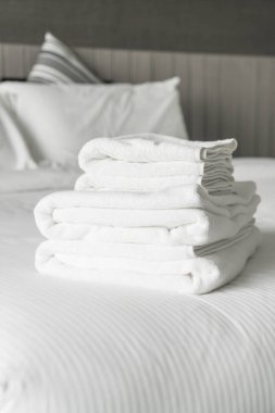 Yatak Dekorasyon yatak odası iç beyaz havlu 