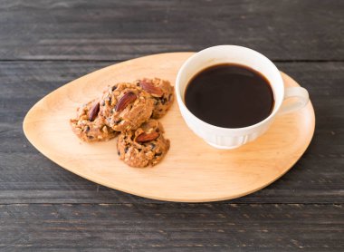 Çerezler ile siyah kahve 