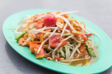 Baharatlı papaya salatası