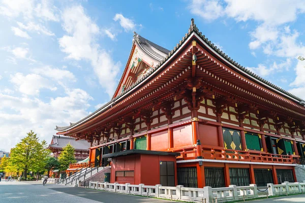 美丽的建筑，在周围浅草区的浅草寺 — 图库照片