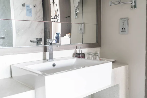 Beautiful luxury sink decoration in bathroom interior for backgr — Stock Photo, Image