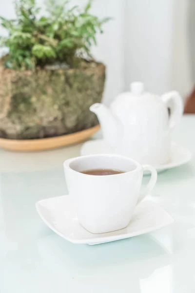 Teetasse auf dem Tisch — Stockfoto