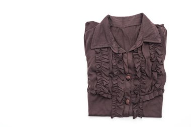 gömlek. beyaz üzerine katlanmış t-shirt 