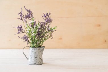 Statice ve caspia çiçekler