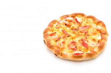 Beyaz arka plan üzerinde izole hawaiian deniz ürünleri pizza 