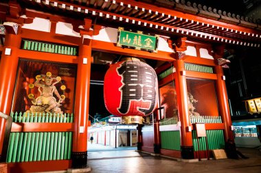 Bölgenin her Asakusa Sensoji Tapınağı'nda güzel mimari 