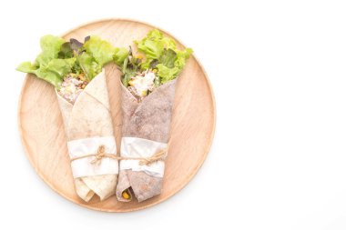 ton balıklı Mısır salata ile salata rulo sarma