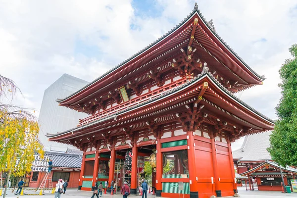 Hermosa arquitectura en el Templo Sensoji alrededor del área de Asakusa en —  Fotos de Stock