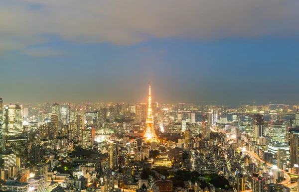 Στον ορίζοντα του Τόκιο πόλης με πύργο του Τόκιο — Φωτογραφία Αρχείου