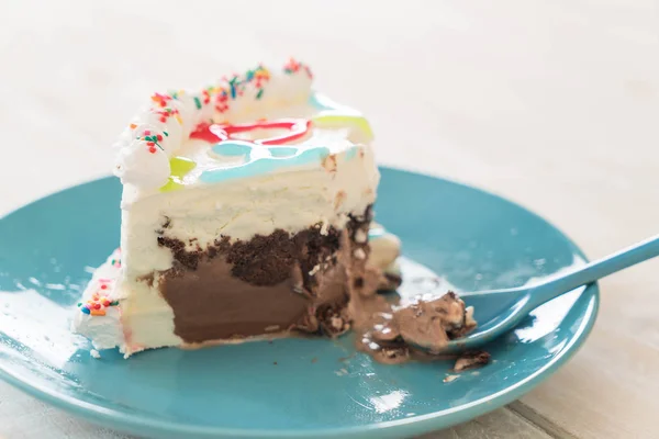 生日快乐-冰淇淋蛋糕 — 图库照片