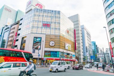 Tokyo, Japonya - 2016 Kasım 17: Shinjuku Tokyo'nın busine biridir