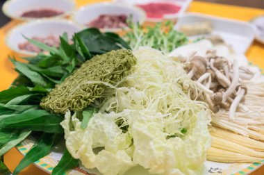 sebze Sukiyaki için ayarla