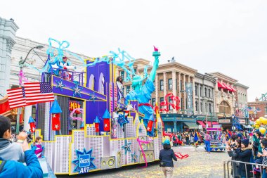 Osaka, Japonya - 21 Kasım 2016: Yeni festivale, yeniden doğmuş Parade, celeb