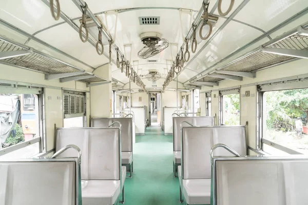 Transporte de passageiros de comboio antigo — Fotografia de Stock