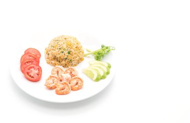 Kızarmış pirinç ve karides.