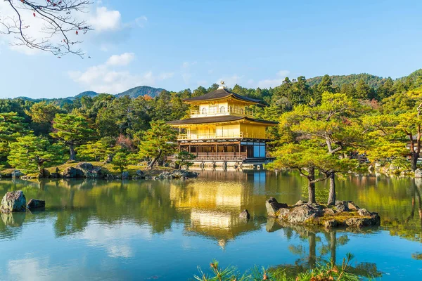 Bella architettura al Tempio Kinkakuji (Il Padiglione d'Oro ) — Foto Stock