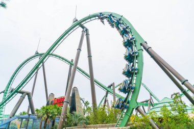 Osaka, Japonya - 21 Kasım 2016: Roller coaster Universal Studios