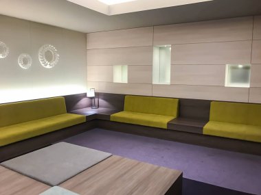 boş ahşap sandalye dekorasyonu