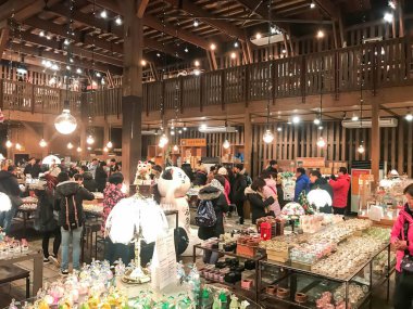 Hokkaido, Japonya - Aralık 15:2016: Otaru Mus dükkanda müzik kutuları