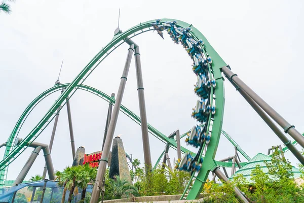 Osaka, Japonya - 21 Kasım 2016: Roller coaster Universal Studios