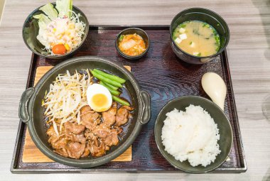 Barbekü domuz eti Japon tarzı