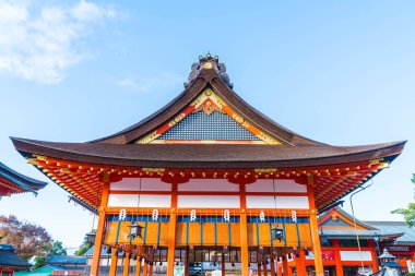 Güzel mimari Fushimiinari Taisha Shrinetemple Kyoto