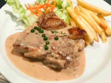 biber soslu tavuk biftek