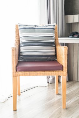 Kanepe oturma Interio dekorasyonda güzel lüks yastık