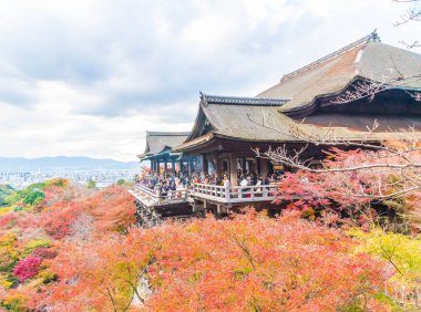 Kyoto, Sonbahar sezonu Kiyomizu veya Kiyomizu-dera Tapınağı.