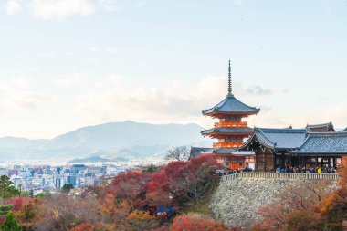 Kyoto, Sonbahar sezonu Kiyomizu veya Kiyomizu-dera Tapınağı.
