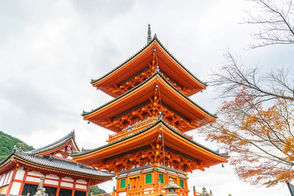 Hermosa arquitectura en Kiyomizu templo dera Kioto ,. — Foto de Stock