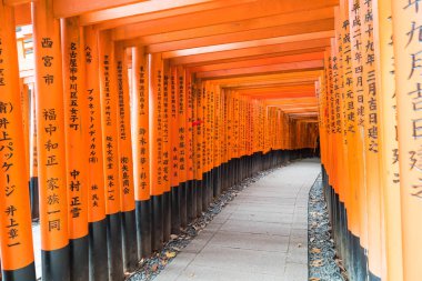 Kırmızı yakın gates geçit fushimi Inari taisha tapınak KY