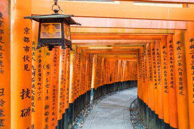 Kırmızı yakın gates geçit fushimi Inari taisha tapınak KY