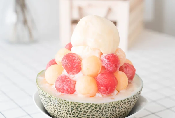 Lody Bingsu, słynny koreański lody melon — Zdjęcie stockowe