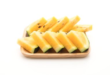 beyaz üzerine taze sarı karpuz 