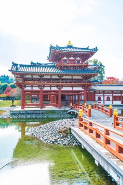 Güzel mimari Byodo içinde Kyoto tapınakta.