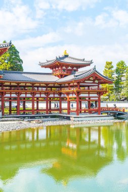 Güzel mimari Byodo içinde Kyoto tapınakta.