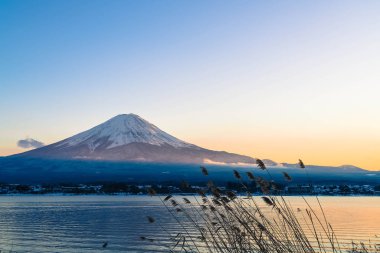 Dağ Fuji San Kawaguchiko Gölü.