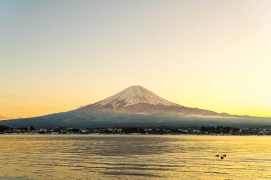 Dağ Fuji San Kawaguchiko Gölü.