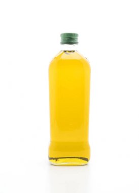 Beyaz izole zeytinyağı şişeleri