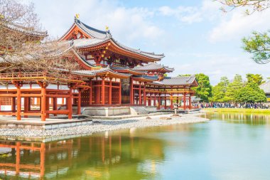 Güzel mimari Byodo içinde Kyoto tapınakta.
