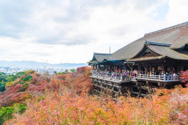 Kyoto, Sonbahar sezonu Kiyomizu veya Kiyomizu-dera Tapınağı.
