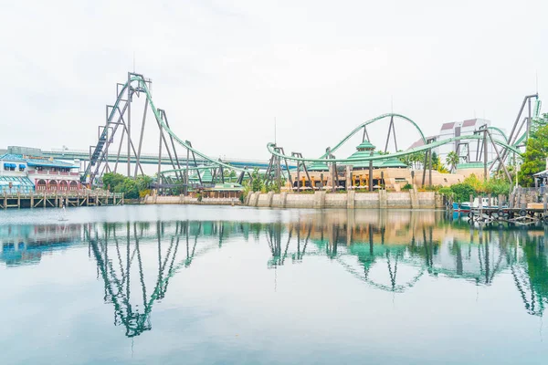 Osaka, Japan - Nov 21 2016: berg-och dalbana i Universal Studios — Stockfoto