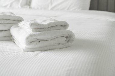 Yatak Dekorasyon yatak odası iç beyaz havlu 