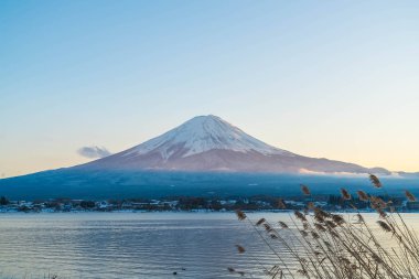 Dağ Fuji San Kawaguchiko Gölü.