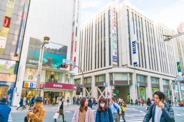 Tokyo, Japonya - 2016 Kasım 17: Shinjuku Tokyo'nın busine biridir